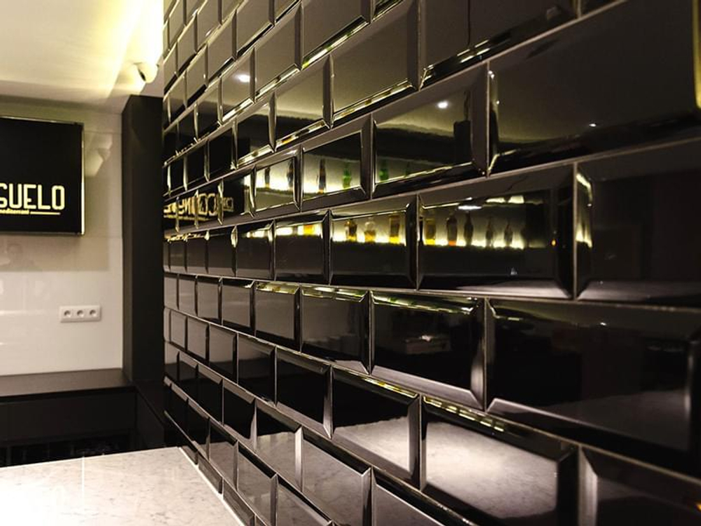 Dar Ceramics Biselado Negro Brillo 7.5x15