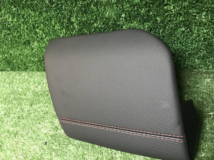 Накладка салона левая LR Discovery Sport (19-нв)