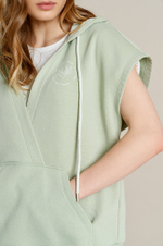 22585 Жилет женский (фисташковый)