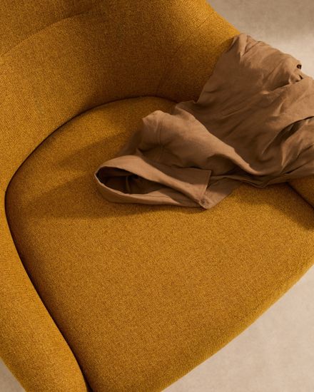 Кресло Candela горчичного цвета