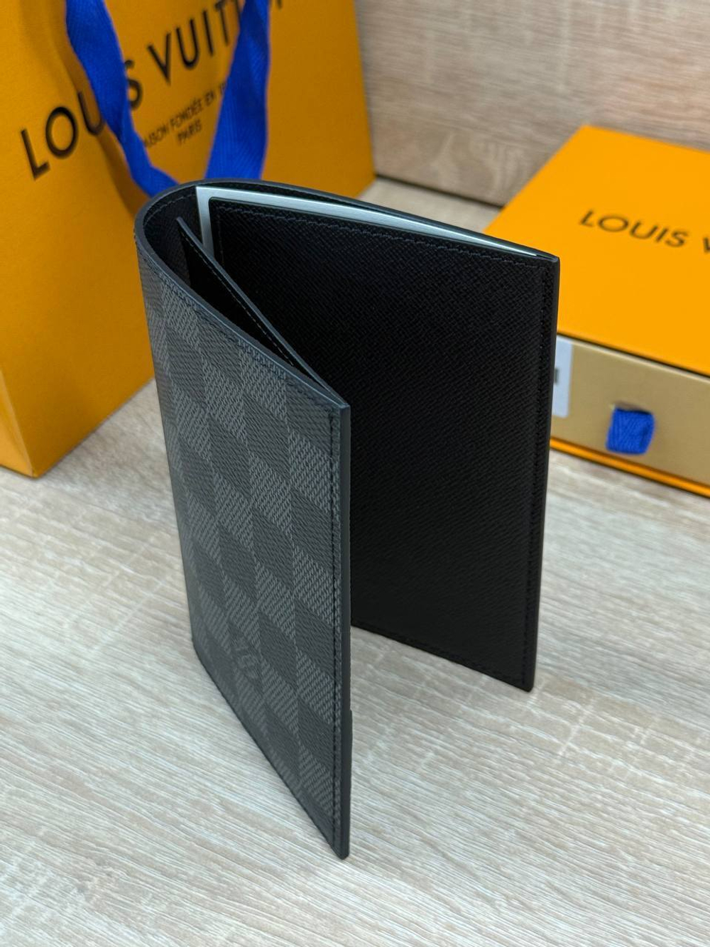 Обложка для паспорта Louis Vuitton