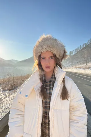 Длинная куртка с рукавами клеш цвета зефир