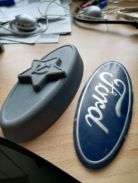 знак на радиаторную решетку FORD C-Max. Castom.