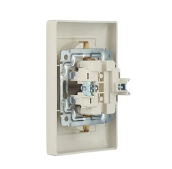Розетка двойная с заземлением слоновая кость Legrand Valena 774370