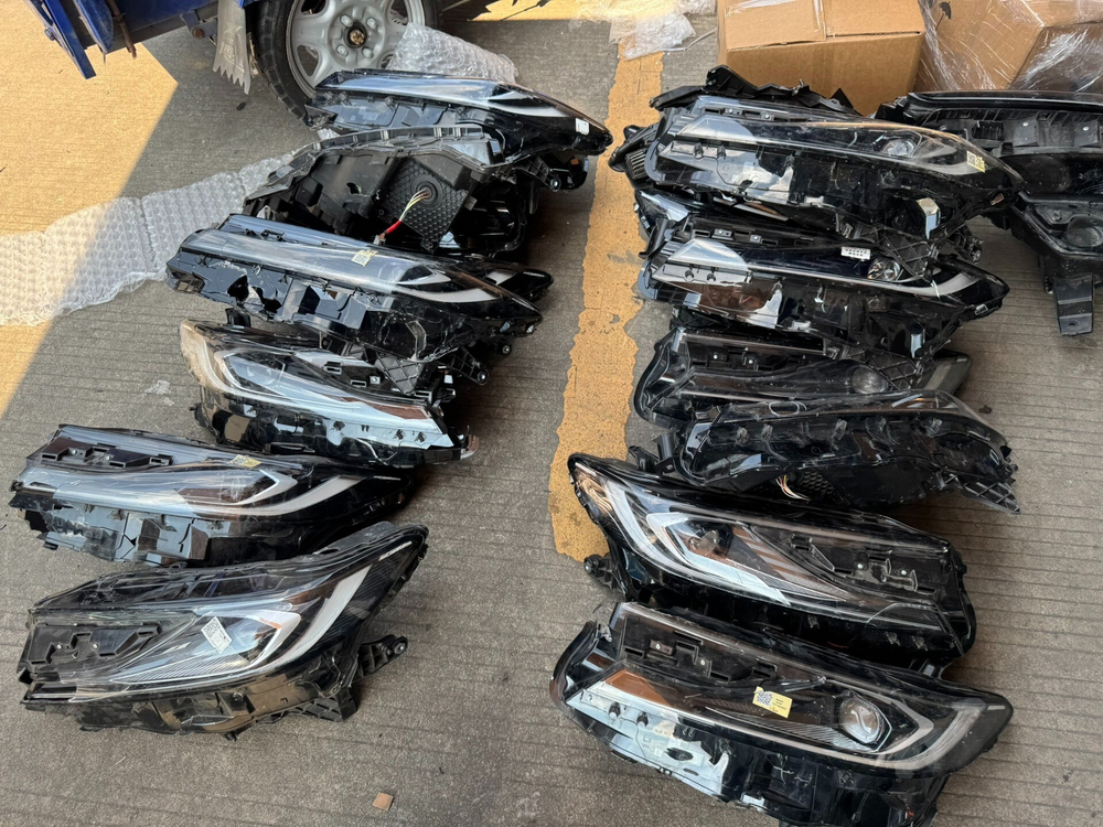 Блок передних фар LED для Toyota Camry XV70 (2017-2021), оригинал,, правая или левая