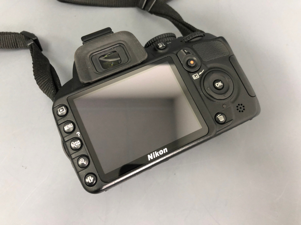 Nikon D3100 + 18-55mm 3.5-5.6G VR 5.300 кадров