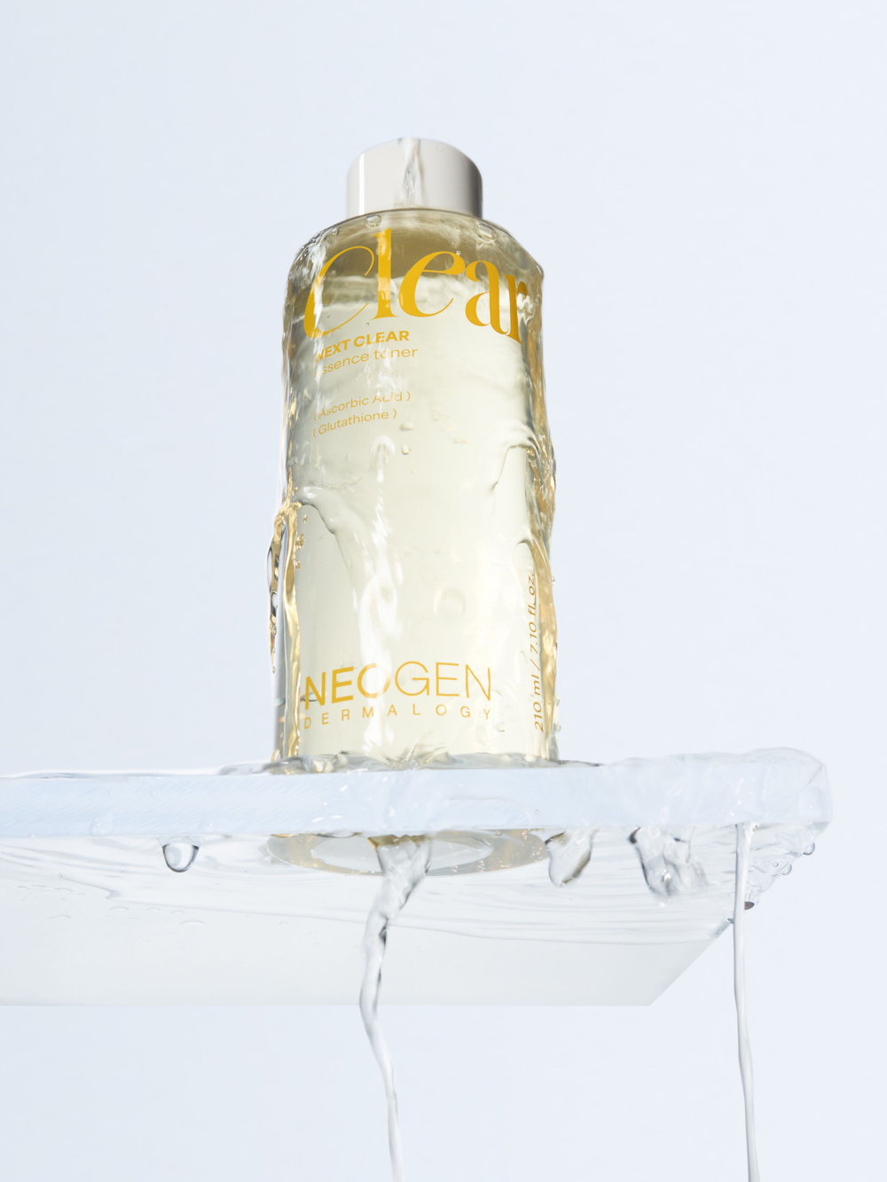 Тонер для осветляющий NEOGEN DERMALOGY NEXT CLEAR SPOT SOLUTION с витамином C ниацинамидом и глутатионом 210 мл.