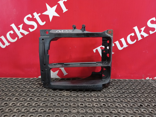 Кронштейн фары левой