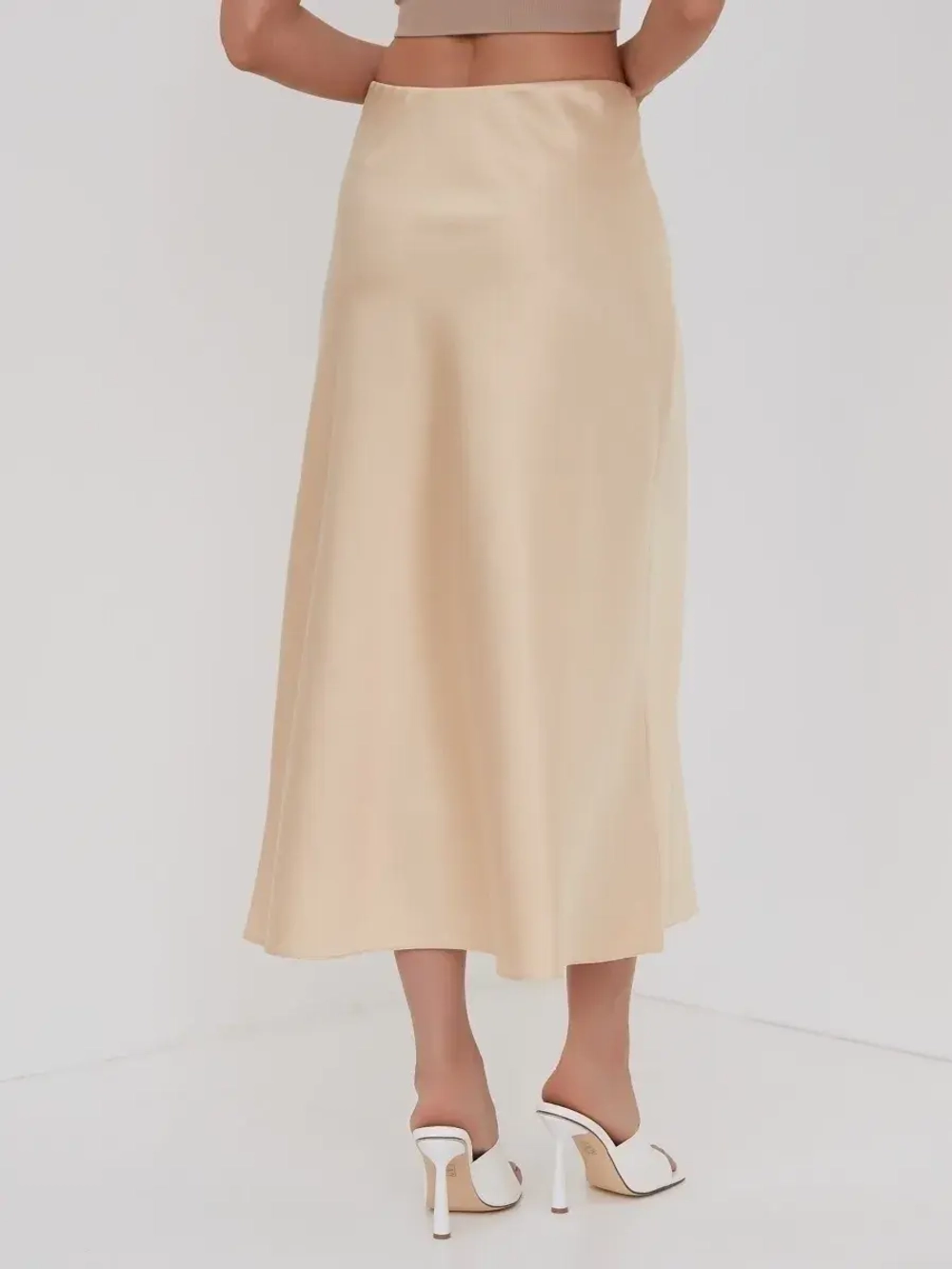 Юбка весенняя на резинке, атласная, шампань