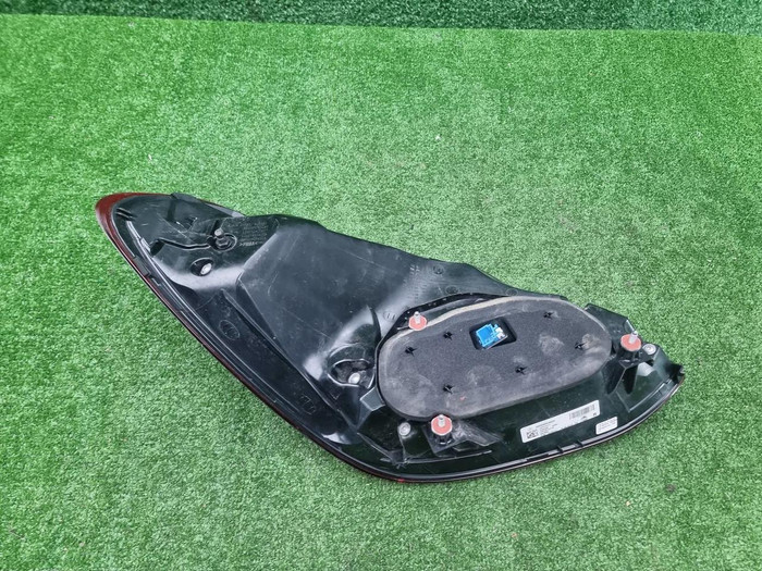 Фонарь правый Mercedes C w205 (2018-2023) LED