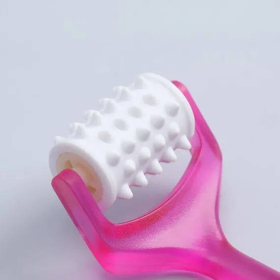 Массажёр для лица и зоны декольте «Барабан», 14 × 4,5 × 2,5 см, с шипами, цвет МИКС