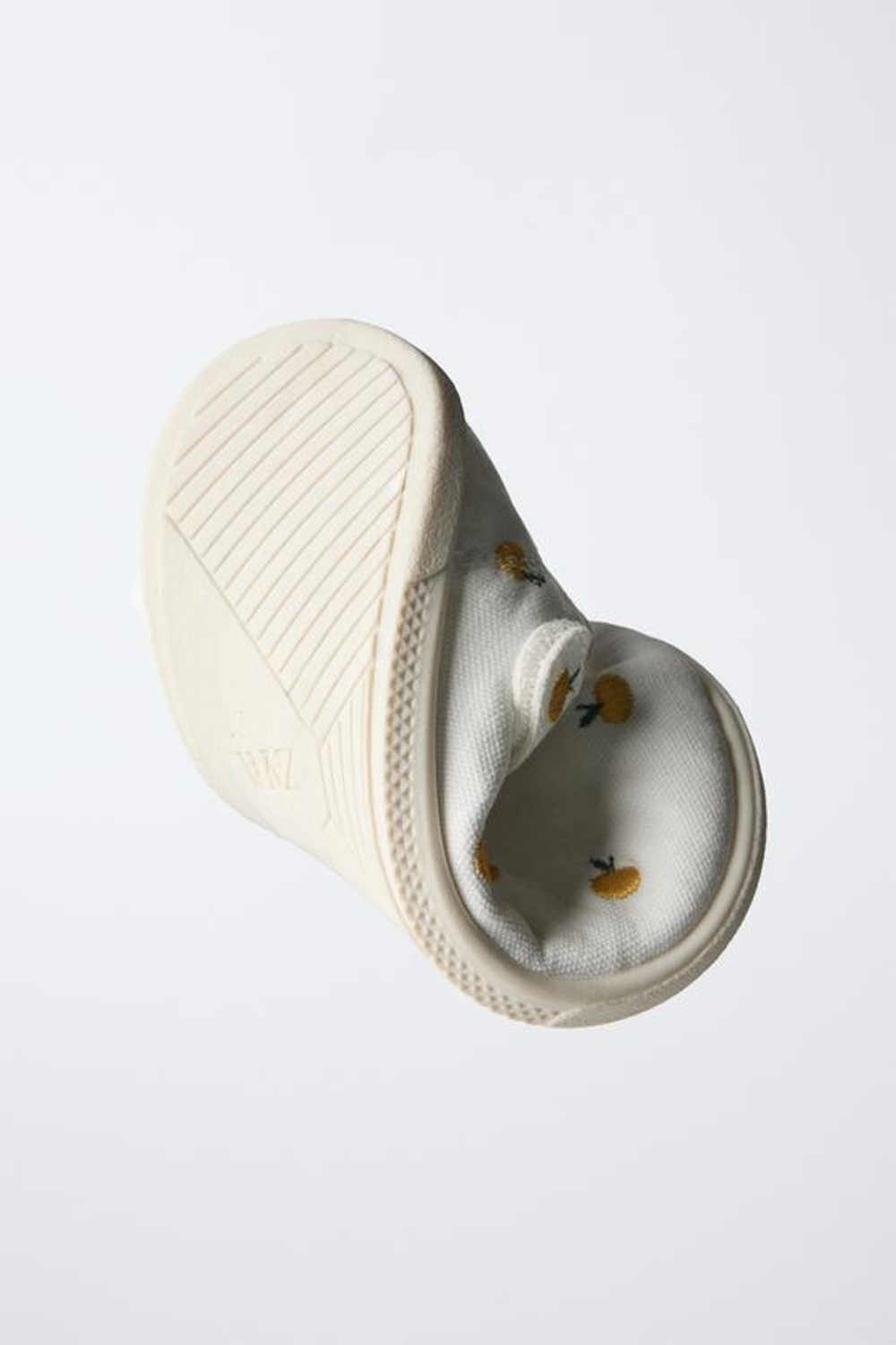 ZARA КЕДЫ С ЯБЛОКАМИ БОСИКОМ, БЕЛЫЙ