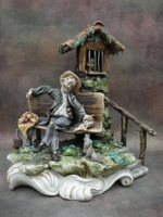 Статуэтка. Фарфор. Лавка скитаний и мечтаний. Capodimonte. Италия