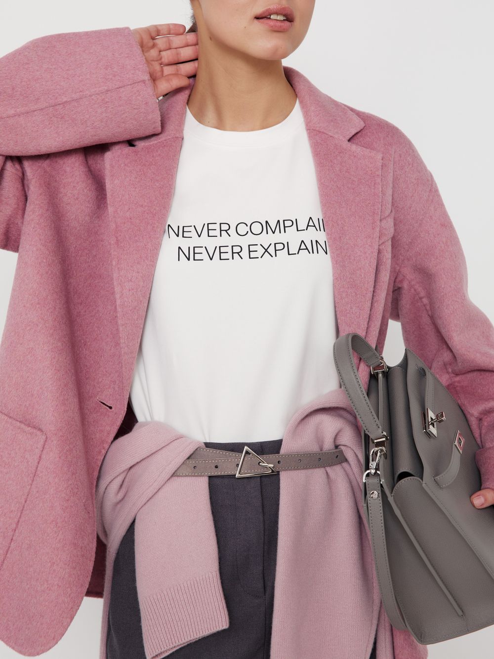 ФУТБОЛКА «NEVER COMPLAIN»