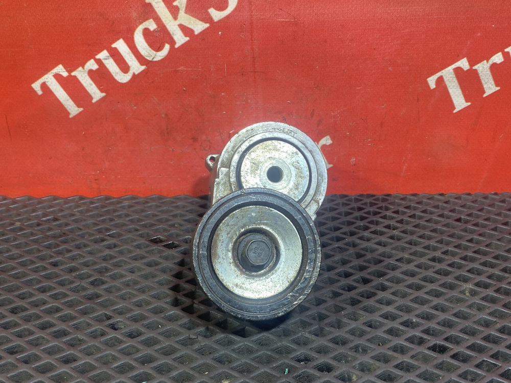 Ролик натяжитель приводного ремня