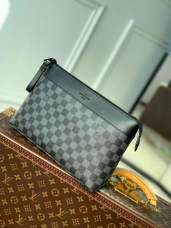 Louis Vuitton Pochette Voyage Souple