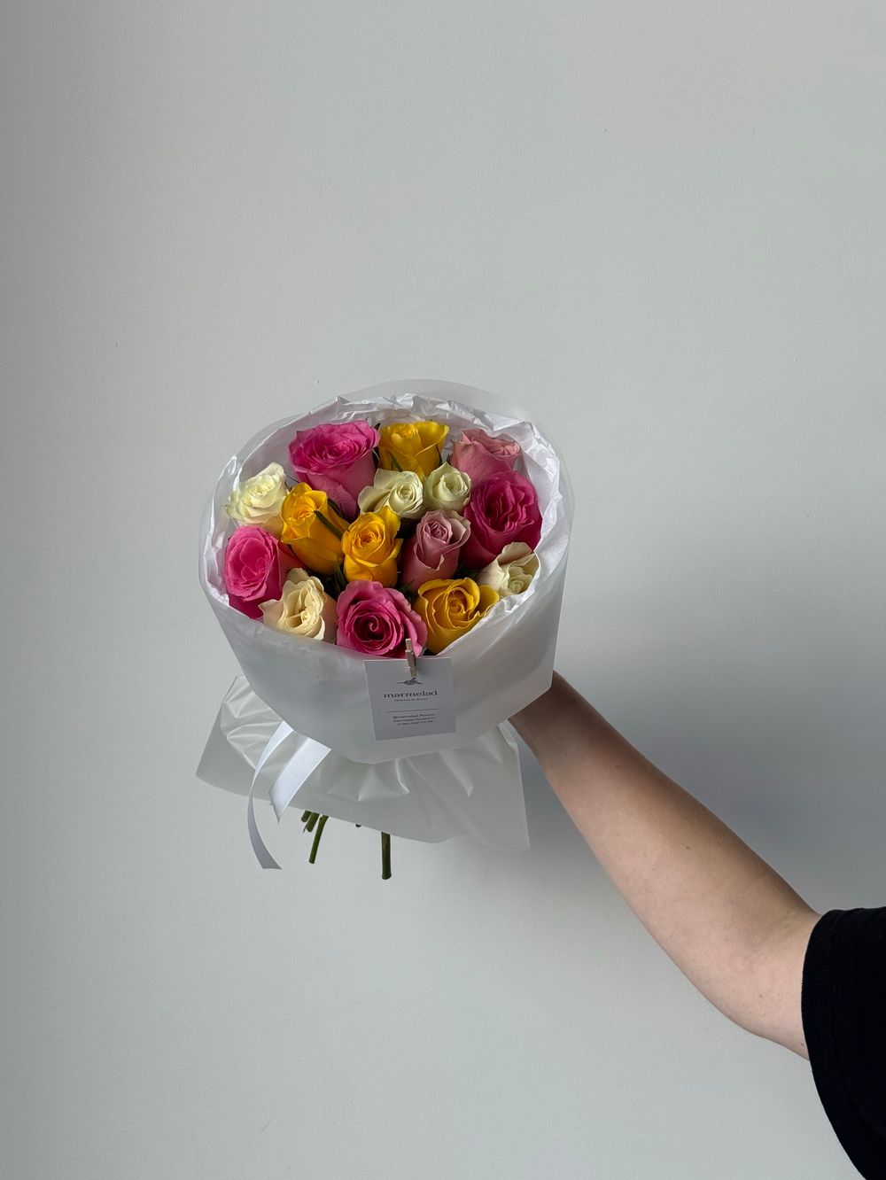 Букет из розы разных оттенков (35см) 15 шт