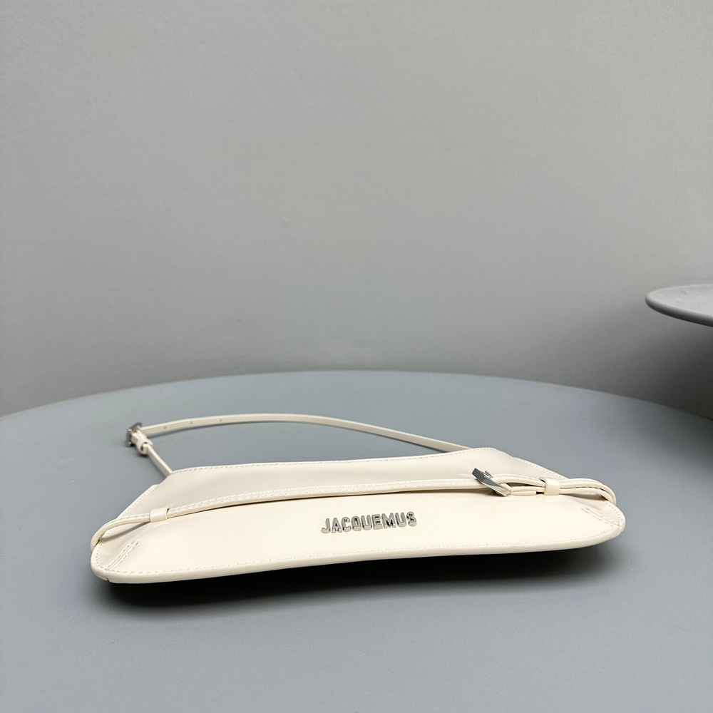 Jacquemus Le Bisou 27 cm