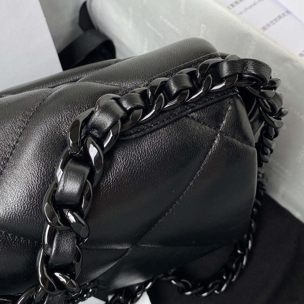 Chanel 19 26 cm