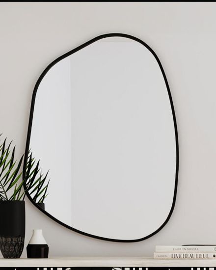 Черное настенное зеркало “Нора”