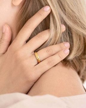 Кольцо венчальное. С молитвой Что Бог сочетал...