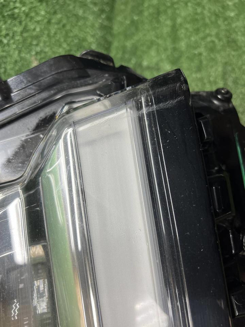 Битая Фара правая Land Cruiser 300 (21-нв) LED