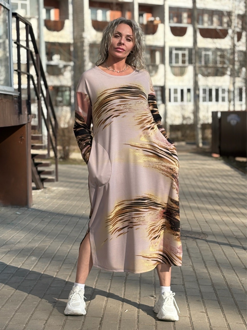 Платье / бочонок / трикотаж бежевый