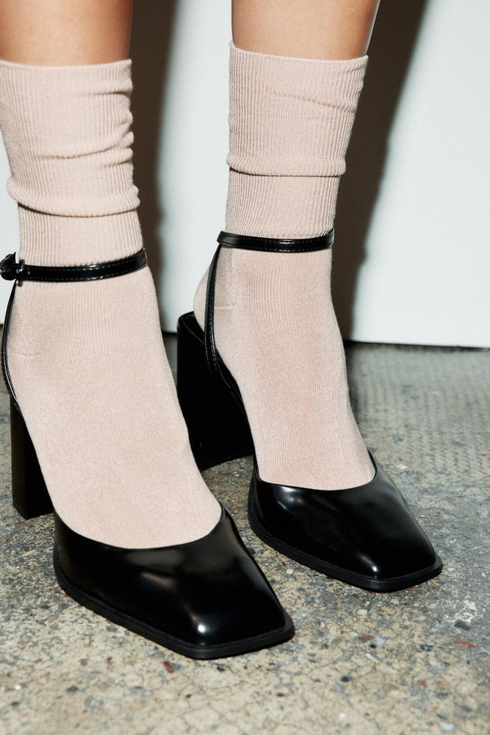 ZARA ВЫСОКИЕ НОСКИ В РУБЧИК, БЕЖЕВЫЙ