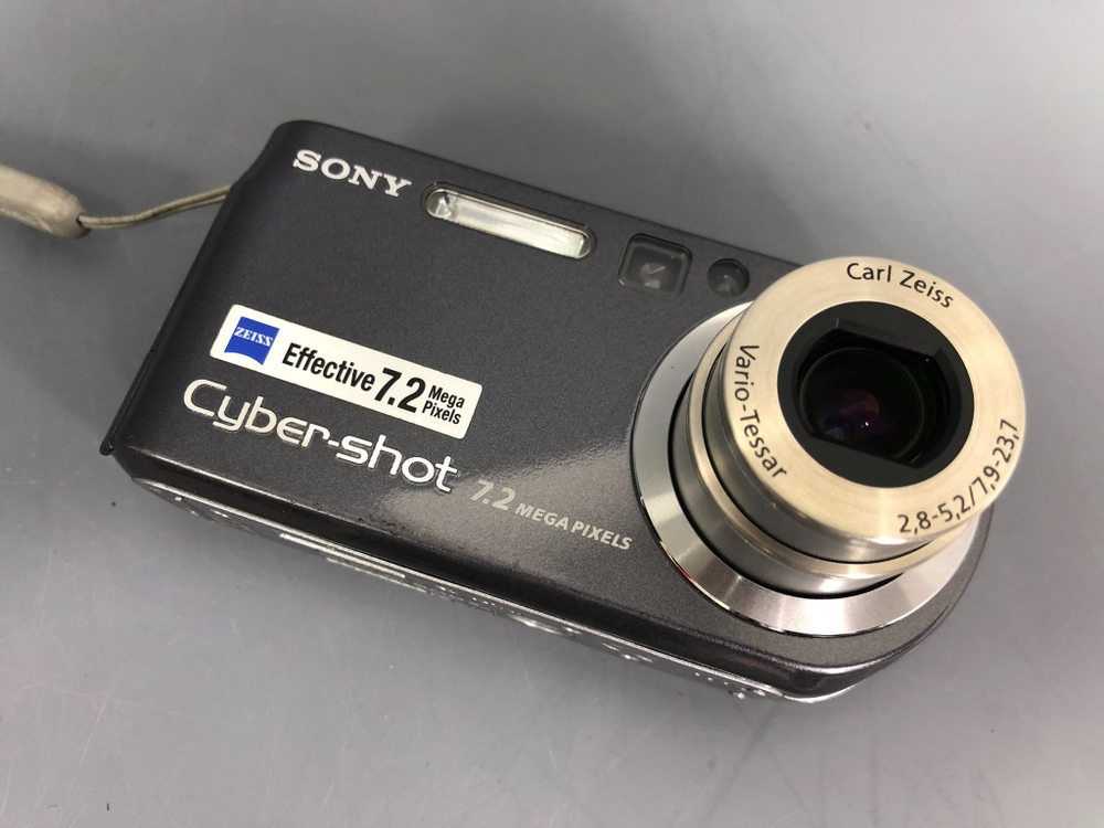 Sony Cyber-shot DSC-P200