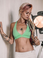 Йога-топ Atua Tino зелёный