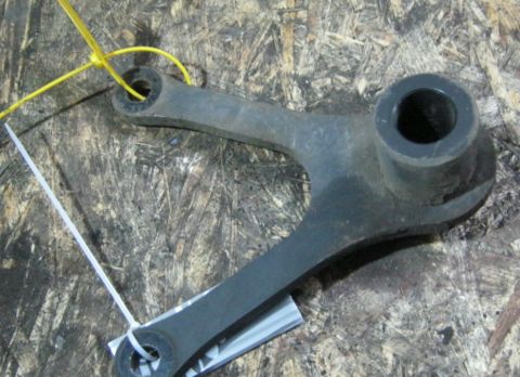 Кронштейн цилиндра подъема кабины МАН ТГС 81417205358 б.у.
