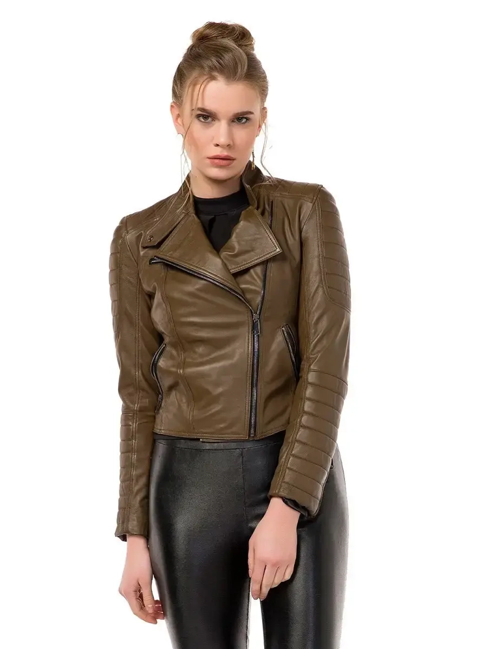 Косуха укороченная демисезонная куртка из натуральной кожи