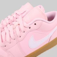  Кроссовки женские Jordan WMNS 1 Low артикул:DC0774-601 - купить в магазине Дайс