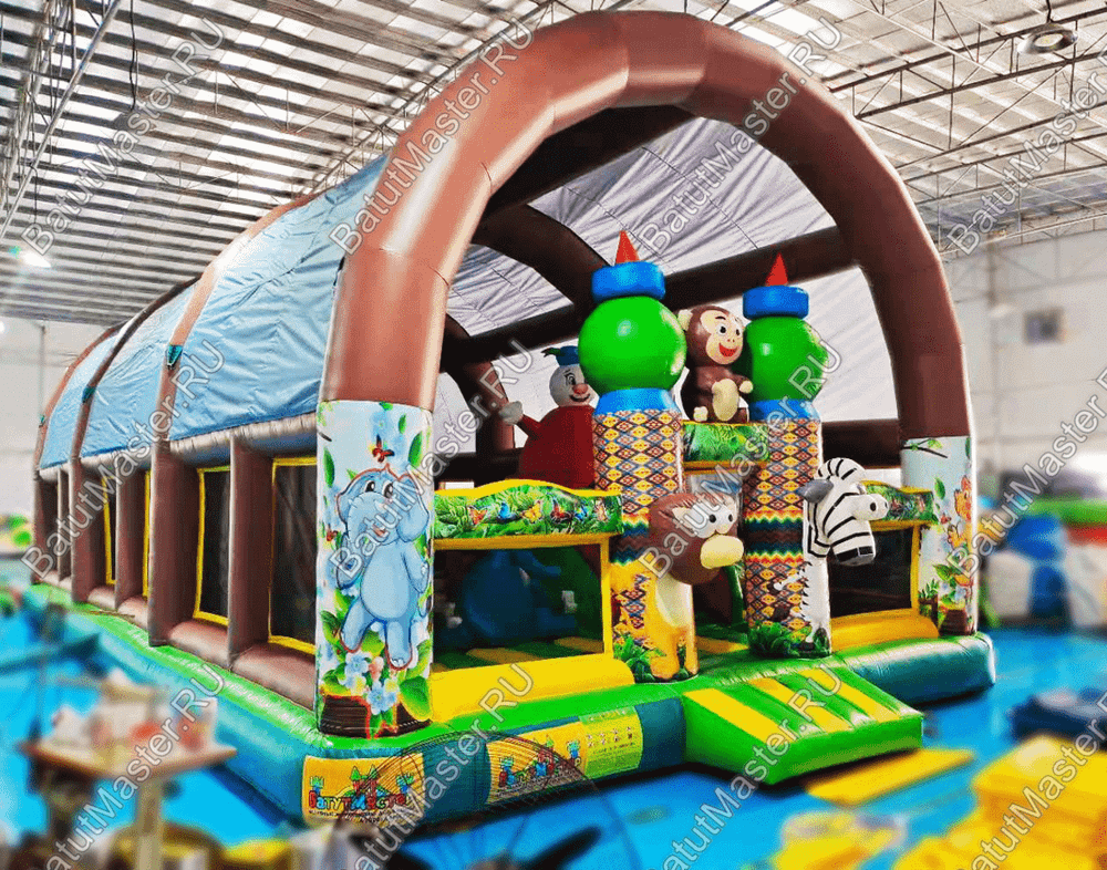 Надувной батут «Зверята с крышей 3» со скалодромом, с коричневый, 14х7х6 м