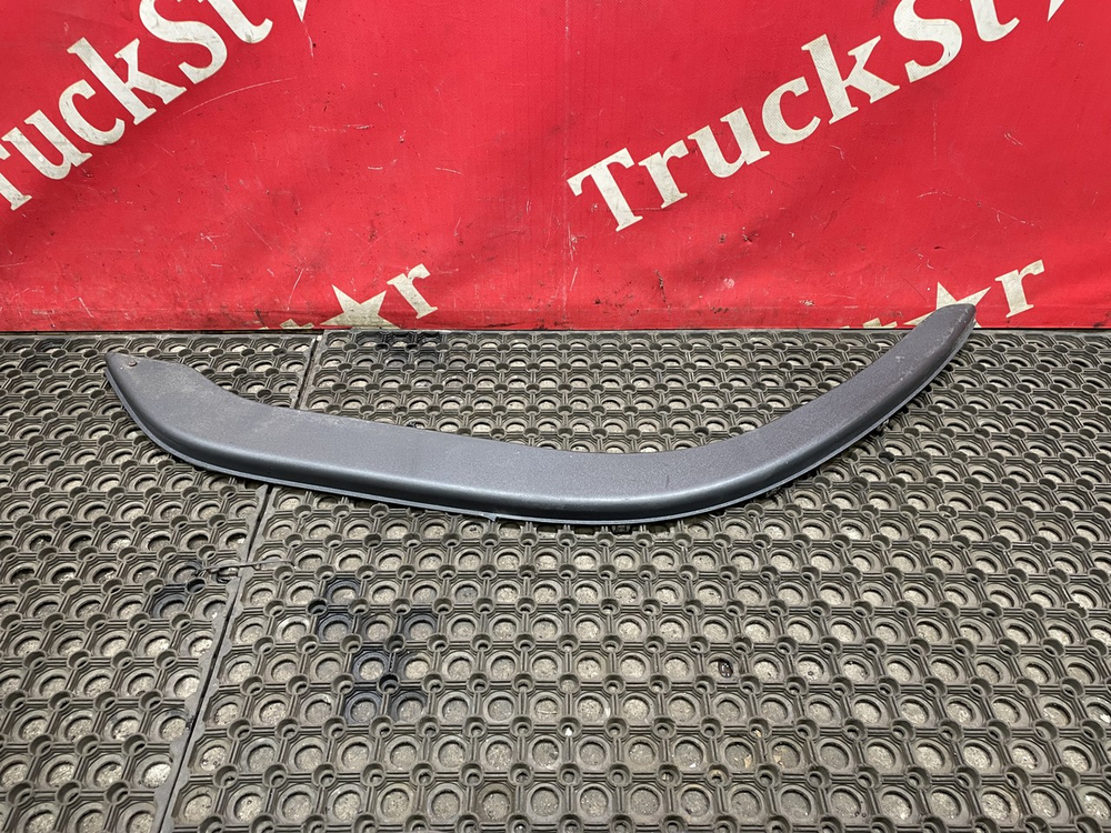 Накладка крыла левая