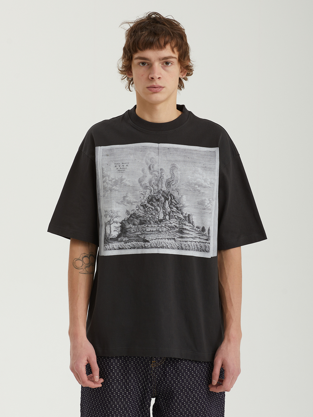 Мужская Футболка Tttt Ætnæ