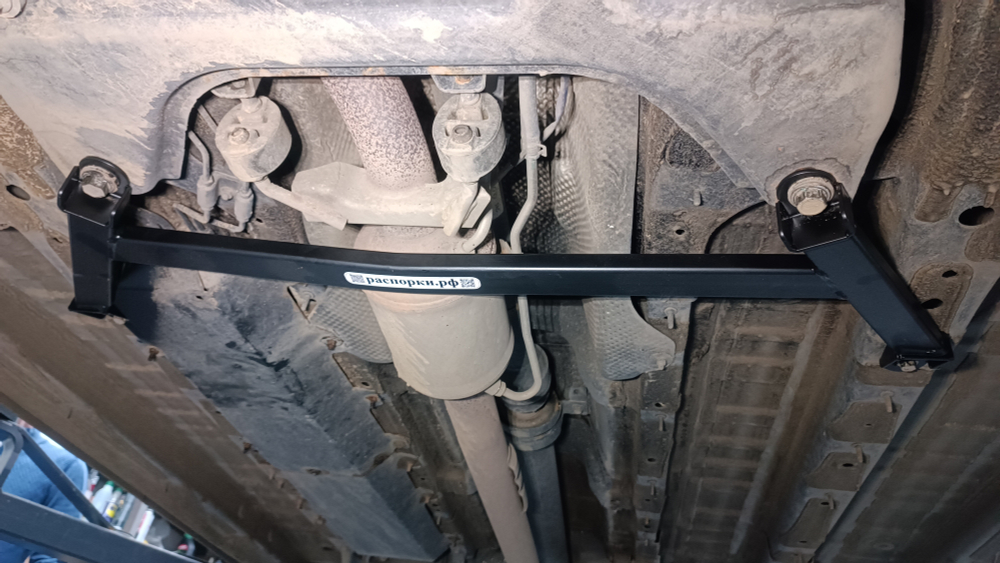 Распорка передняя нижняя EXEED RX и Jaecoo J8 с полным приводом (ПОД ЗАКАЗ)