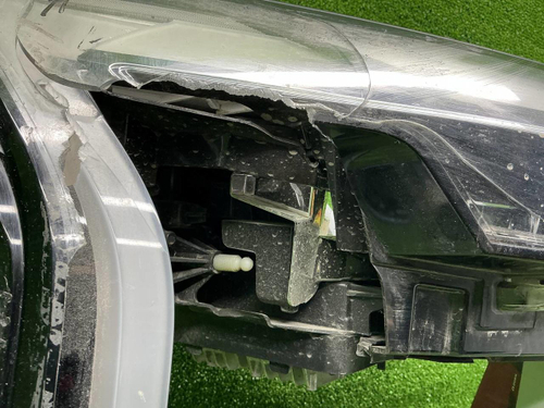 Битая Фара правая Geely Atlas 2 (2023-н.в.) LED