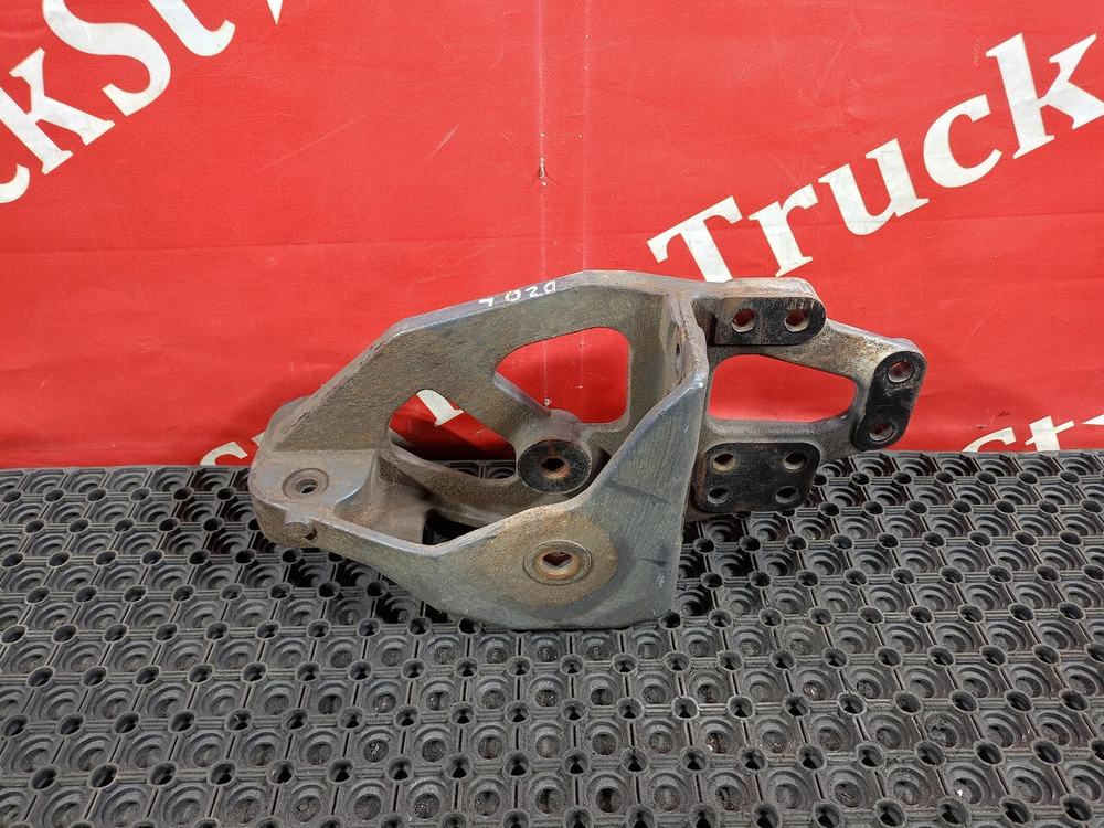 Кронштейн рессоры передней левый