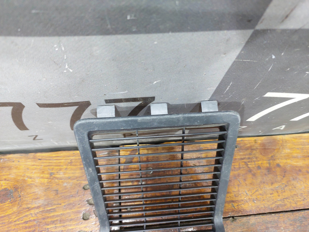 Накладка обшивки багажника правая Skoda Kodiaq 16-нв Б/У Оригинал 565868152