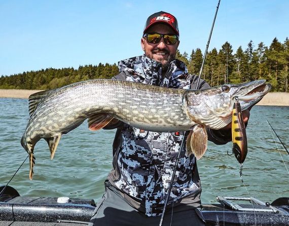 Воблер плавающий LJ BBS Original ARROW JERK F 015.00/029