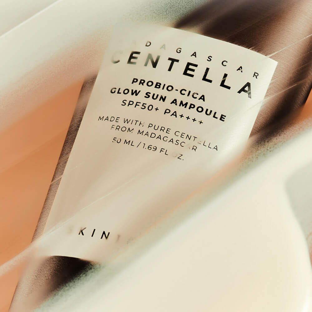 Солнцезащитный крем SKIN1004 Madagascar Centella Probio-Cica Glow Sun Ampoule SPF50+ PA++++ 50 мл