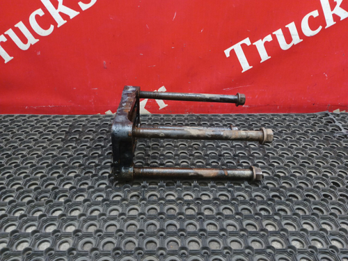 Кронштейн пневморессоры задней правый 2023г