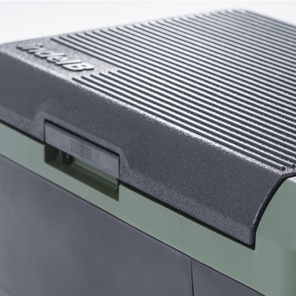 Автохолодтльник компрессорный Indel B Travel Box ITB52 12/24В