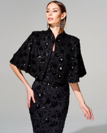 Укороченный кейп из премиального твида