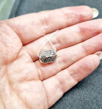 Бусина. Миром правит только промысел Божий