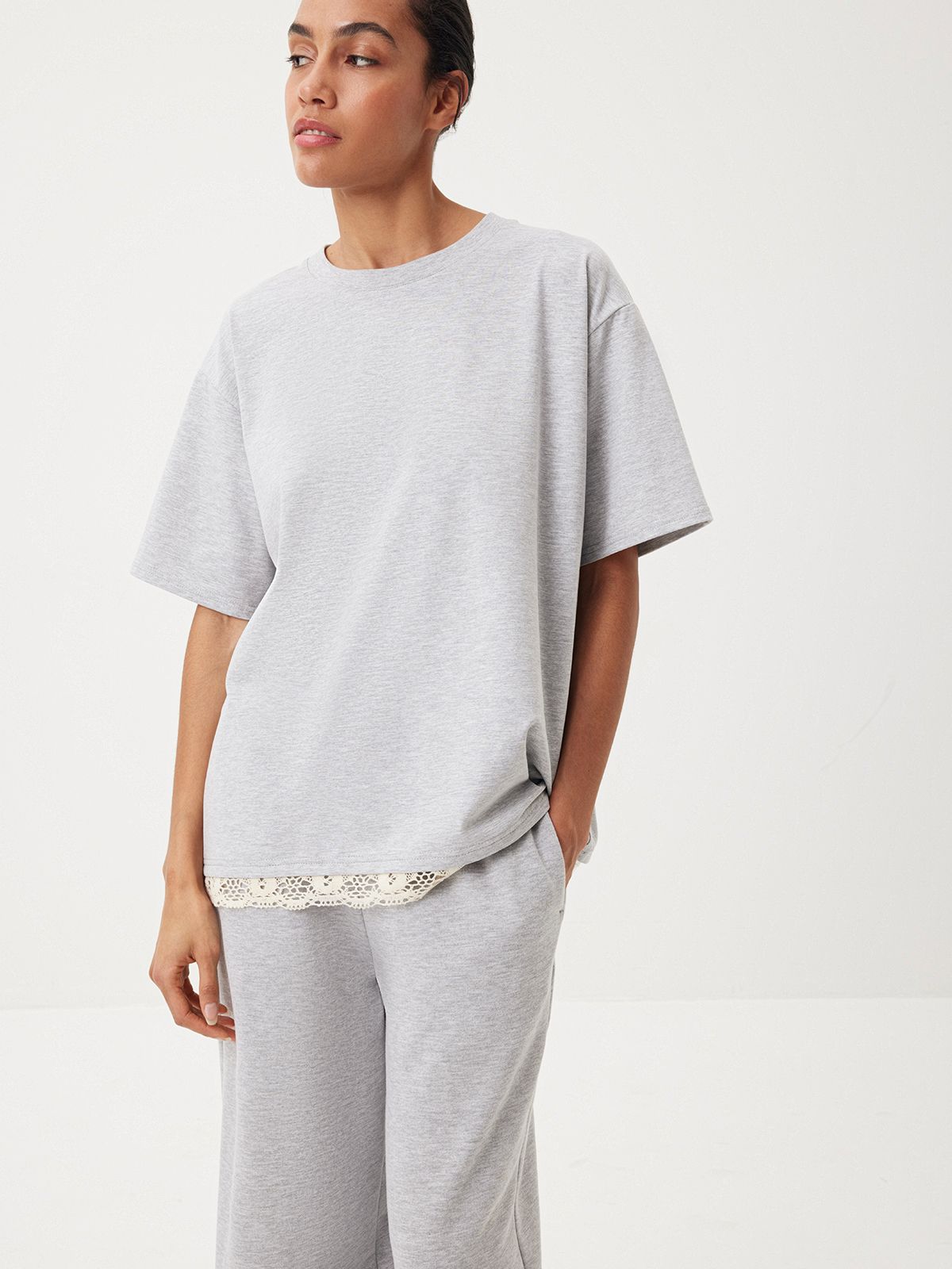 Объемная футболка с кружевом Lace Line