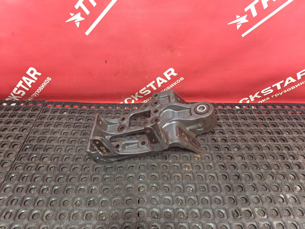 Кронштейн рессоры передней левый 2019г