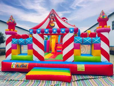 Коммерческий надувной батут «Парк развлечений», 14*6*7 м.