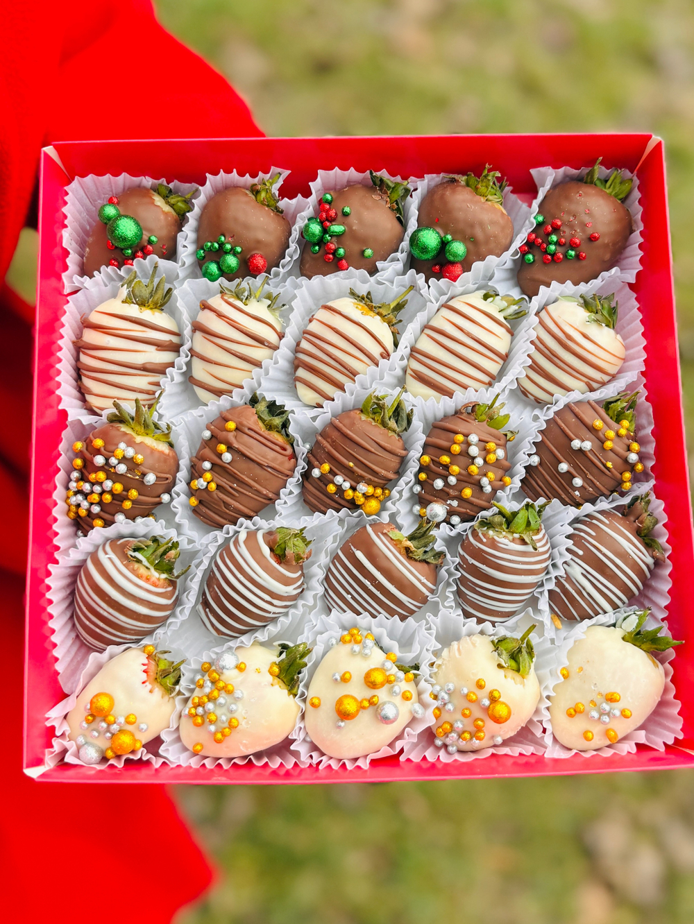 Клубника в шоколаде «Новогодний», 16-25 ягод